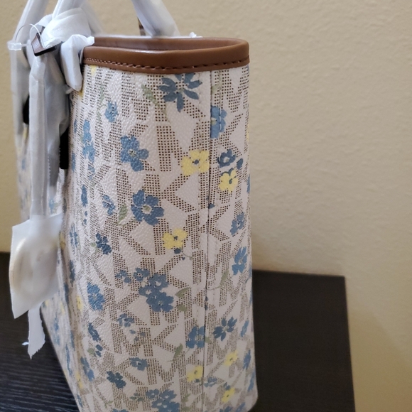 Michael kors Jet Set Charm Medium Carryall With Floral Print - Picture 7 of 10